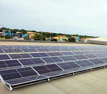 
     Sistema de montaje fotovoltaico de lastre este-oeste 
    