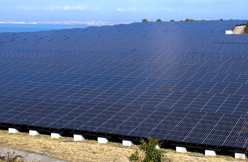 De IRENA INFORME: El costo de la potencia fotovoltaica ha caído por 85% en 10 años