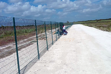 UISOLAR suministra sistema de cercado solar para múltiples proyectos solares en Belice